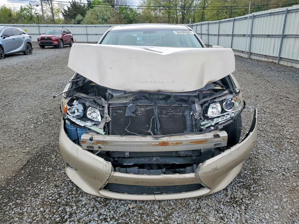 50400086 :رقم المزاد ، JTHBK1GG8D2015821 vin ، 2013 Lexus Es مزاد بيع