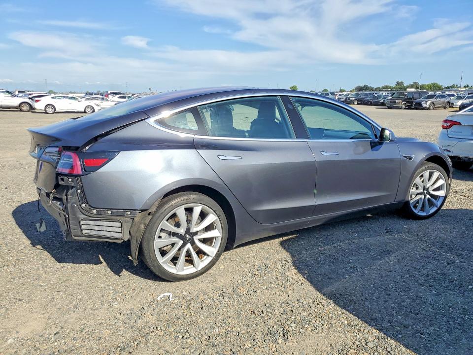 2018 Tesla Model 3 მანქანა იყიდება აუქციონზე, vin: 5YJ3E1EA1JF013462, აუქციონის ნომერი: 51120686