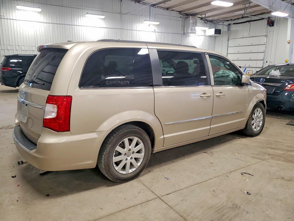 Auction sale of the 2015 Chrysler Town & Country, vin: 2C4RC1BG1FR552569, lot number: 50861266