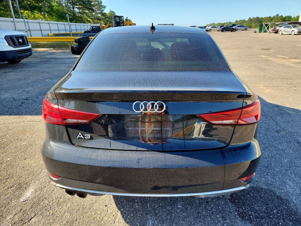 2018 Audi A3 მანქანა იყიდება აუქციონზე, vin: WAUAUGFF8J1005064, აუქციონის ნომერი: 49786926
