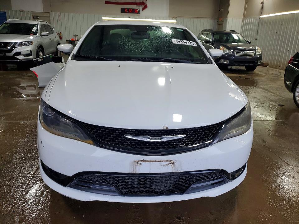 49336326 :رقم المزاد ، 1C3CCCBG5FN515589 vin ، 2015 Chrysler 200 مزاد بيع