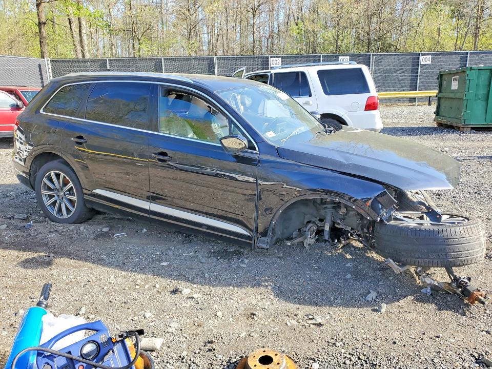 Продажа на аукционе авто 2017 Audi Q7, vin: WA1LAAF78HD024601, номер лота: 48165596