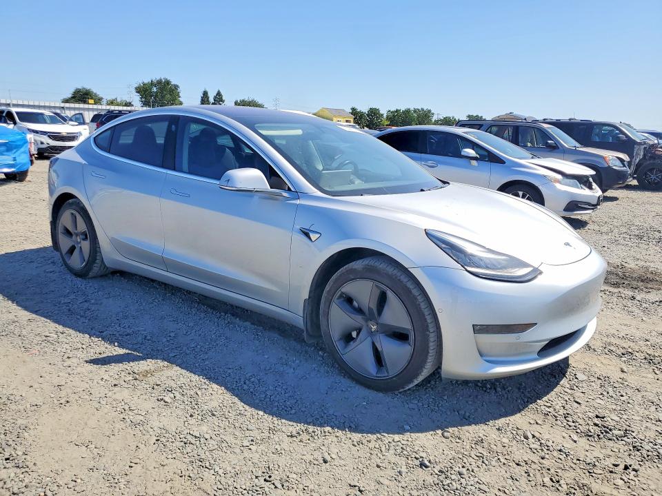 51986296 :رقم المزاد ، 5YJ3E1EA4JF014234 vin ، 2018 Tesla Model 3 مزاد بيع