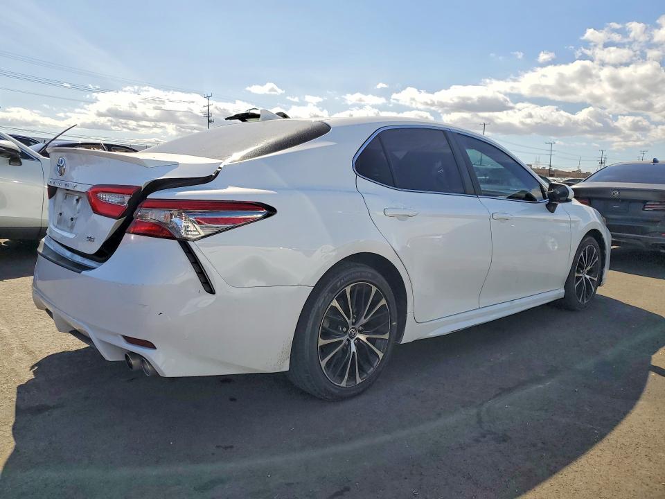 50963826 :رقم المزاد ، 4T1B11HK5KU214474 vin ، 2019 Toyota Camry مزاد بيع