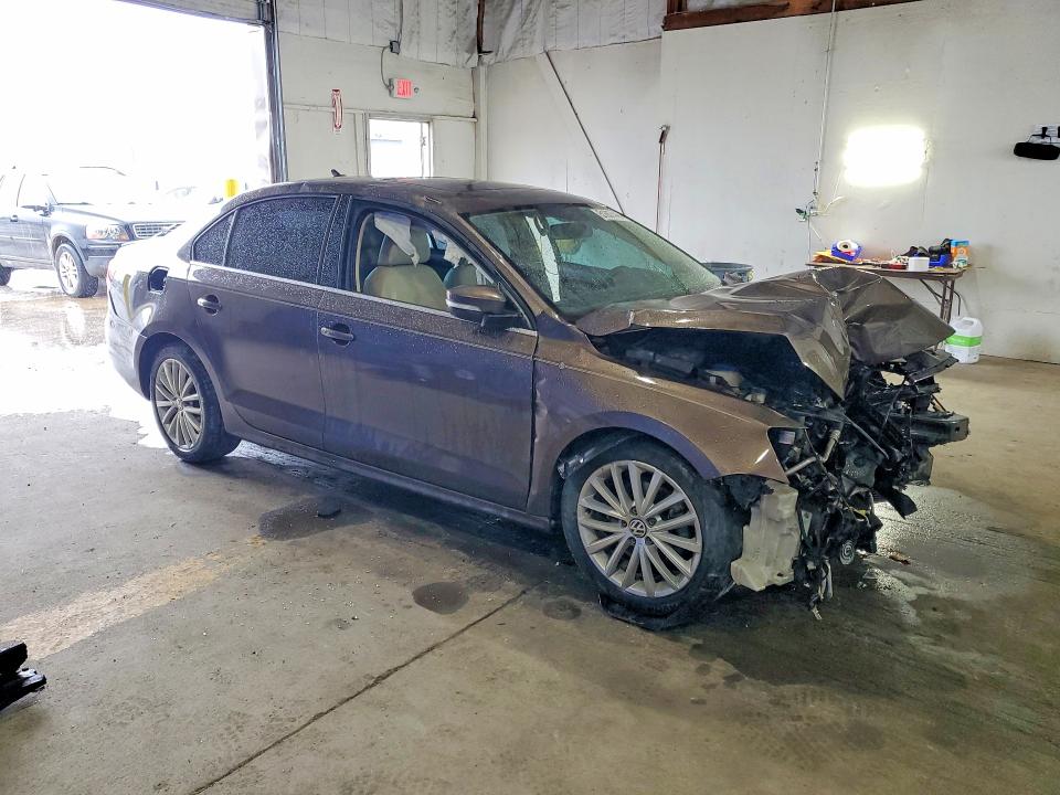 51607446 :رقم المزاد ، 3VWLL7AJ6EM391404 vin ، 2014 Volkswagen Jetta مزاد بيع