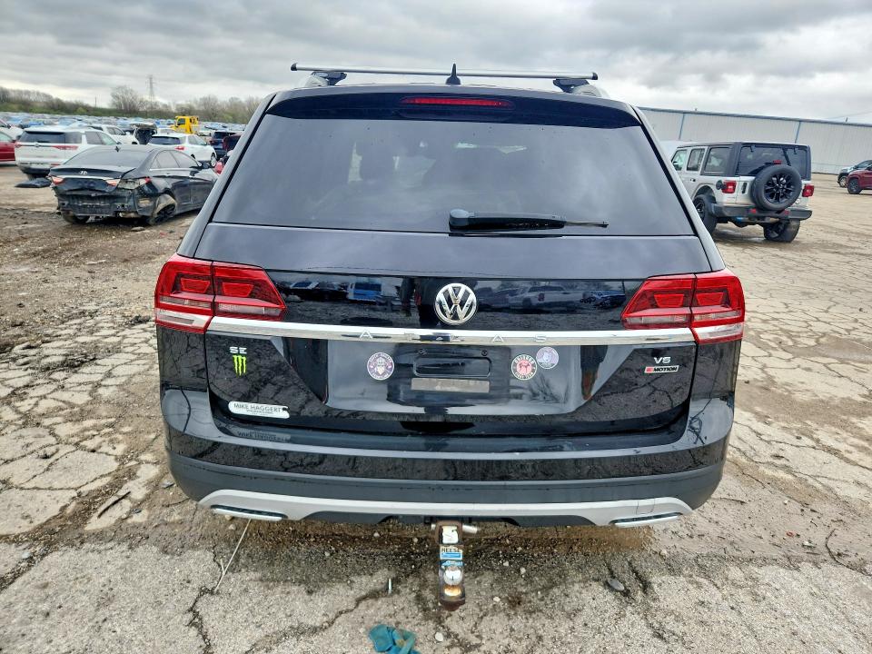 49922706 :رقم المزاد ، 1V2LR2CA9JC545969 vin ، 2018 Volkswagen Atlas مزاد بيع