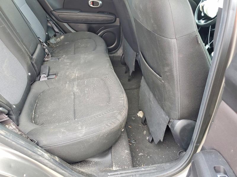 49900546 :رقم المزاد ، KNDJP3A58J7505806 vin ، 2018 Kia Soul مزاد بيع