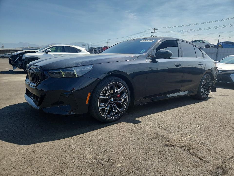 49570296 :رقم المزاد ، WBA43FJ0XSCT63902 vin ، 2025 Bmw 530 مزاد بيع