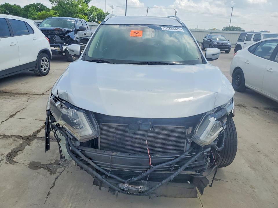 Продажа на аукционе авто 2018 Nissan Rogue, vin: KNMAT2MV8JP575212, номер лота: 51298576