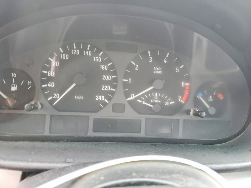 49611936 :رقم المزاد ، WBAEU33492PF64959 vin ، 2002 Bmw 325 مزاد بيع