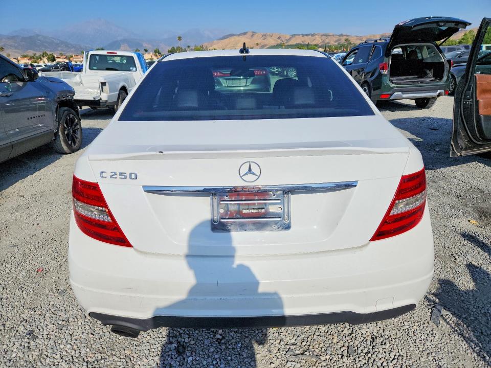Продаж на аукціоні авто 2013 Mercedes-benz C, vin: WDDGF4HB3DR274679, номер лоту: 51644096