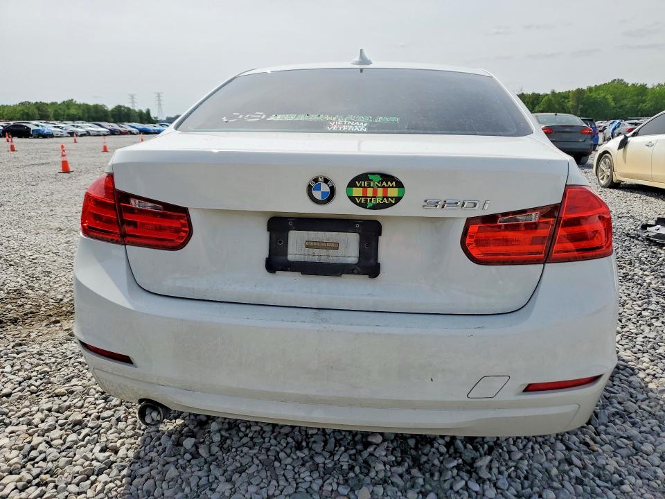 50006996 :رقم المزاد ، WBA3B1G53FNT05306 vin ، 2015 Bmw 320 مزاد بيع