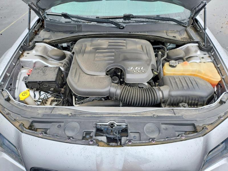 50512296 :رقم المزاد ، 2C3CCABG0JH214461 vin ، 2018 Chrysler 300 مزاد بيع