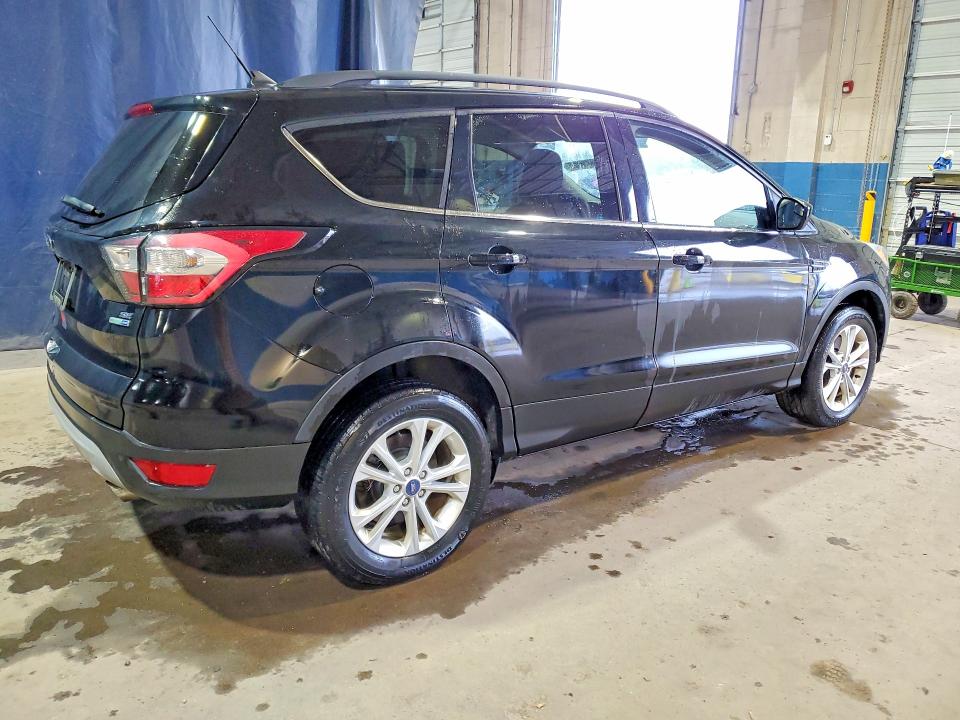 48416026 :رقم المزاد ، 1FMCU9GD5JUC58082 vin ، 2018 Ford Escape مزاد بيع