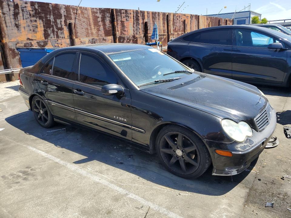 2004 Mercedes-benz C მანქანა იყიდება აუქციონზე, vin: WDBRF40J74F484482, აუქციონის ნომერი: 50557646