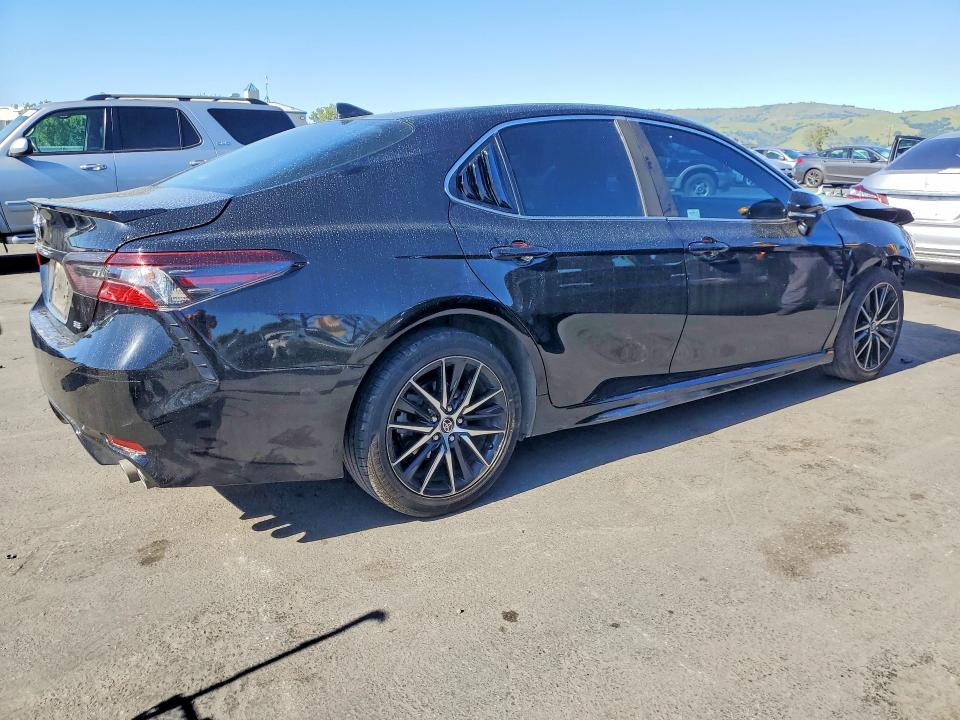 48813476 :رقم المزاد ، 4T1G11AK8NU654791 vin ، 2022 Toyota Camry مزاد بيع