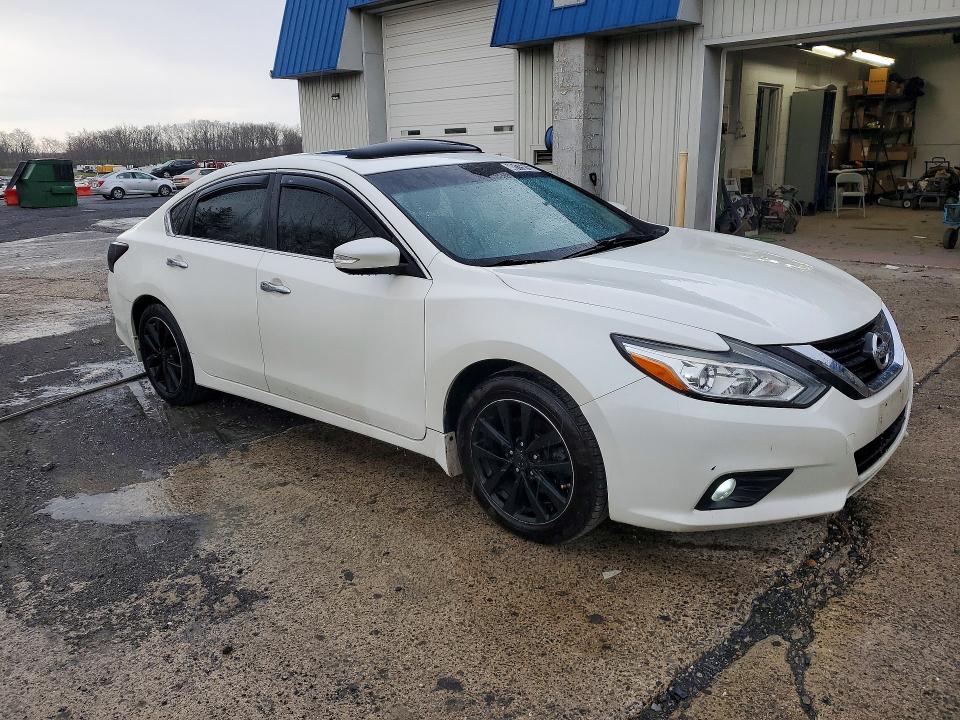 Продажа на аукционе авто 2017 Nissan Altima, vin: 1N4AL3AP3HC250048, номер лота: 48175616