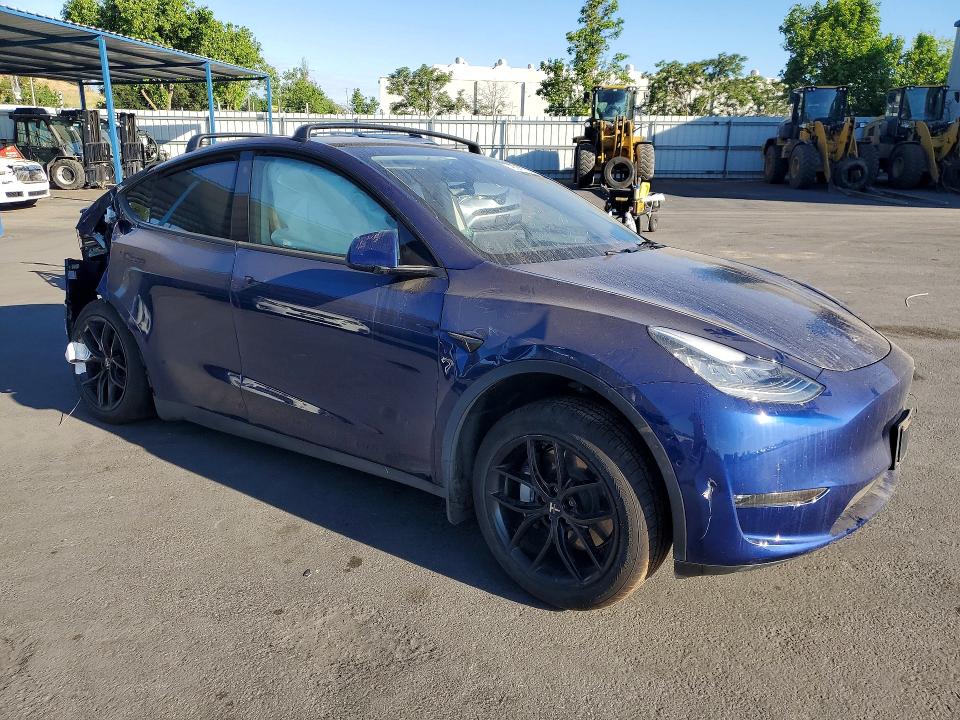 48941756 :رقم المزاد ، 5YJYGDEEXMF153678 vin ، 2021 Tesla Model Y مزاد بيع