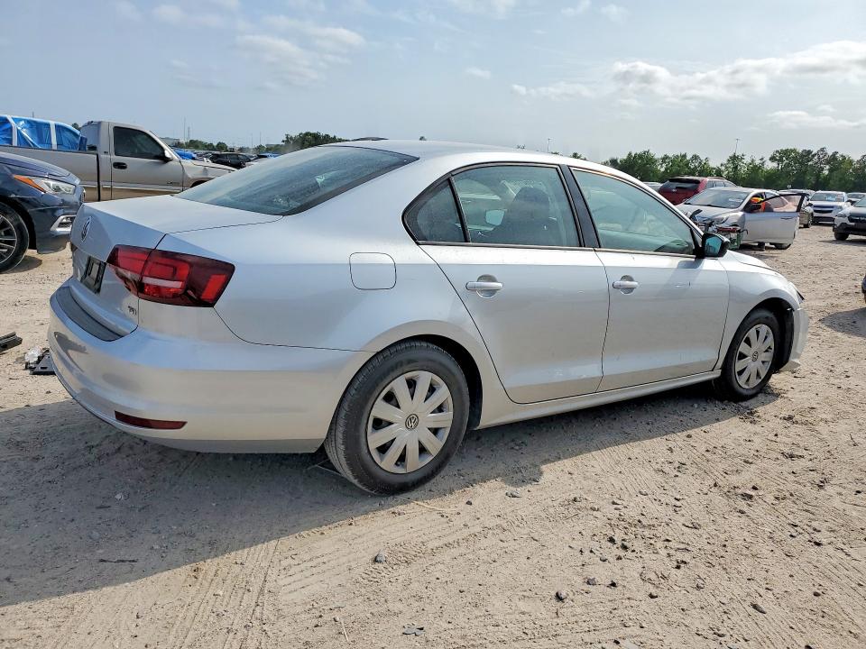 51560786 :رقم المزاد ، 3VW167AJ8GM295842 vin ، 2016 Volkswagen Jetta مزاد بيع