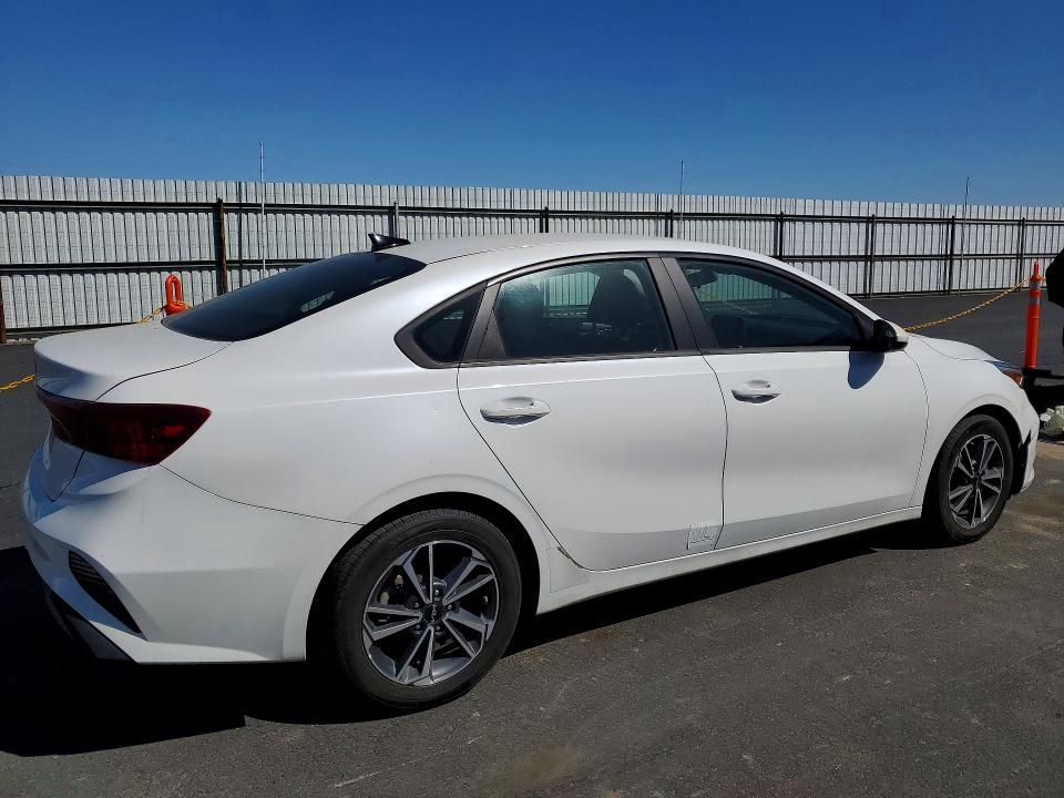2022 Kia Forte მანქანა იყიდება აუქციონზე, vin: 3KPF24AD9NE452623, აუქციონის ნომერი: 48684926