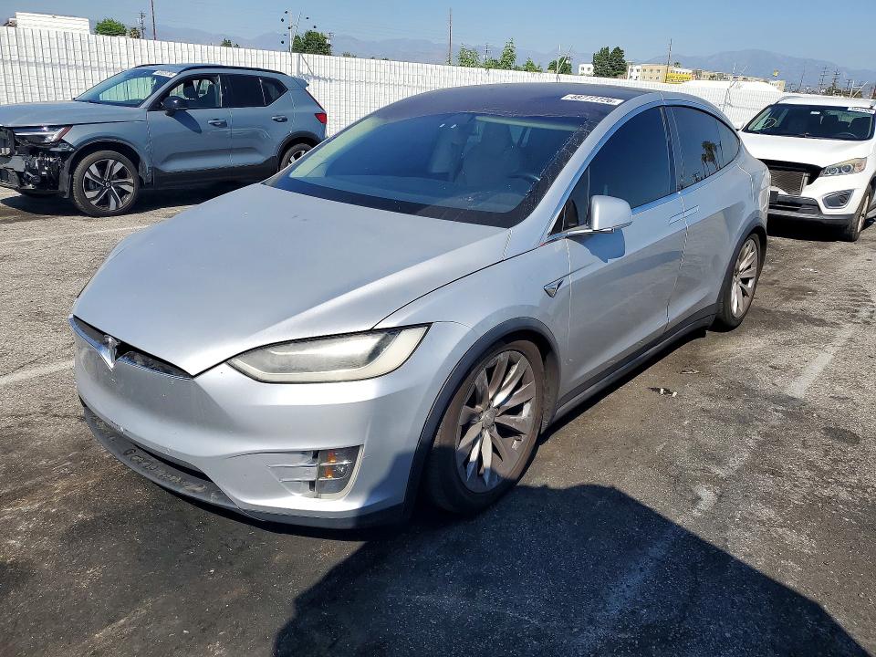 Продаж на аукціоні авто 2017 Tesla Model X, vin: 5YJXCDE22HF060298, номер лоту: 48777726