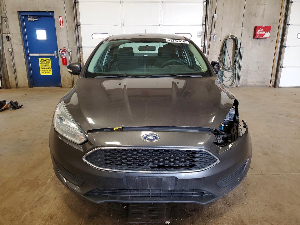 48712376 :رقم المزاد ، 1FADP3F27FL243387 vin ، 2015 Ford Focus مزاد بيع