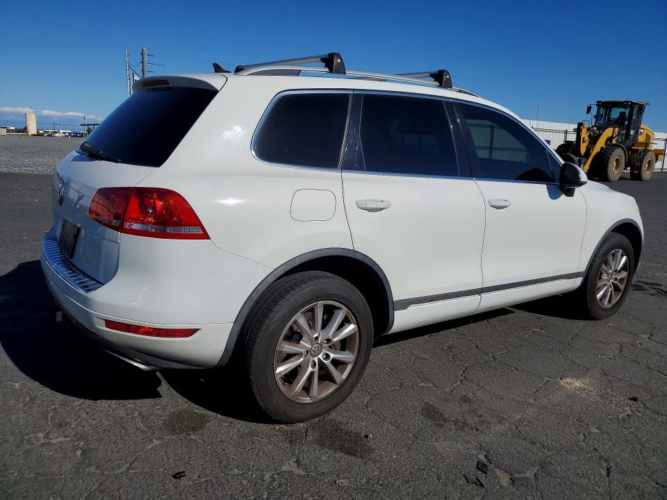 2014 Volkswagen Touareg მანქანა იყიდება აუქციონზე, vin: WVGEF9BP7ED011639, აუქციონის ნომერი: 50675346