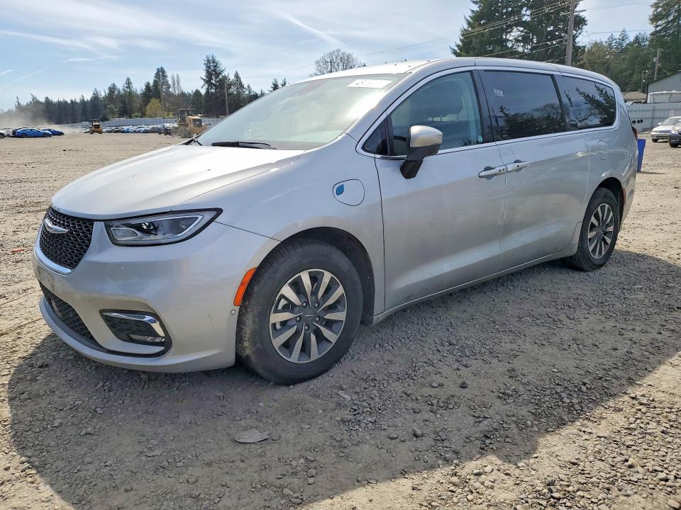 Auction sale of the 2023 Chrysler Pacifica, vin: 2C4RC1L7XPR630878, lot number: 48469306
