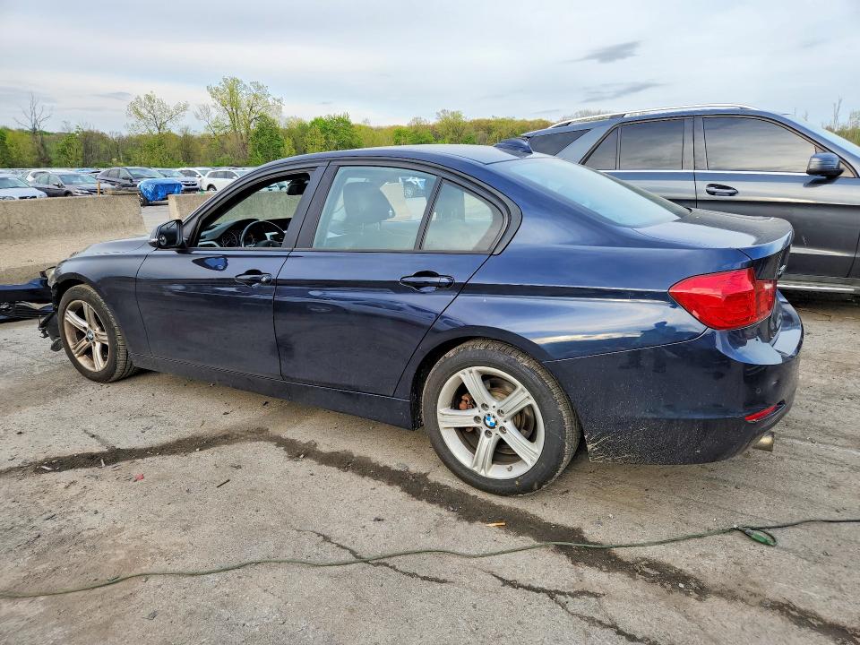 51693926 :رقم المزاد ، WBA3C3G54ENS70461 vin ، 2014 Bmw 320 مزاد بيع