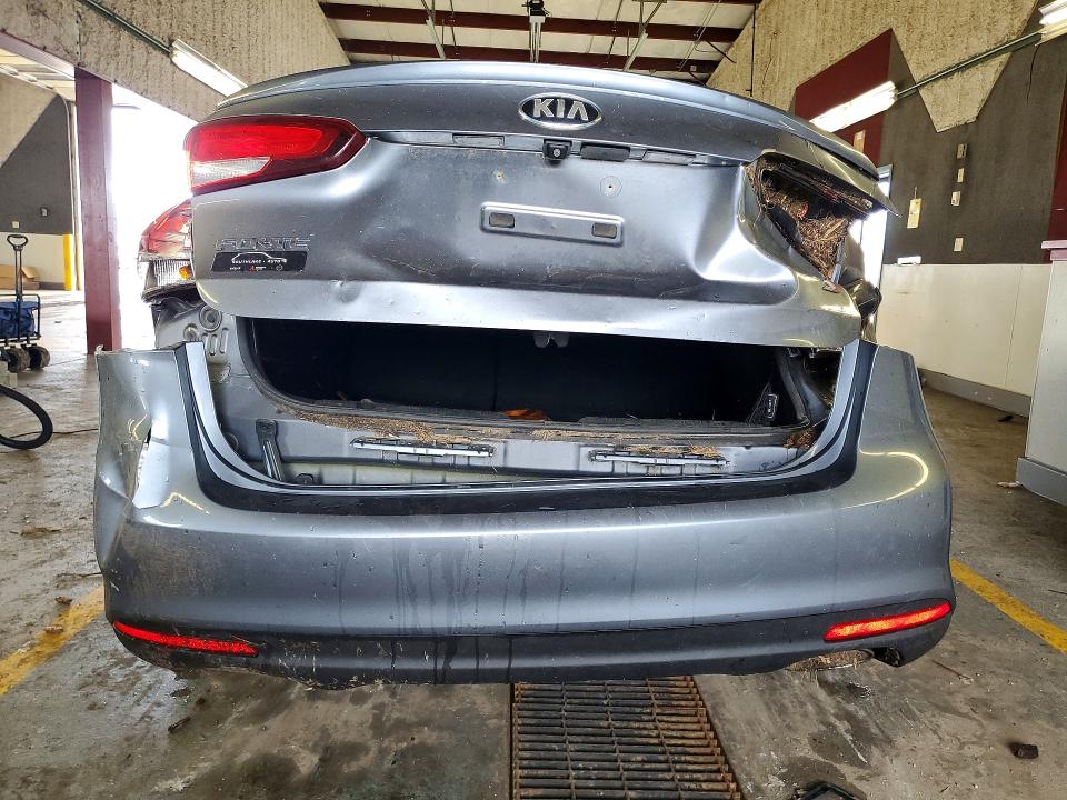 47870756 :رقم المزاد ، 3KPFL4A79HE157212 vin ، 2017 Kia Forte مزاد بيع