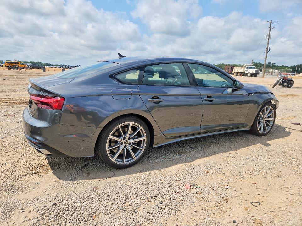 2025 Audi A5 მანქანა იყიდება აუქციონზე, vin: WAUDACF52SA015998, აუქციონის ნომერი: 51453066