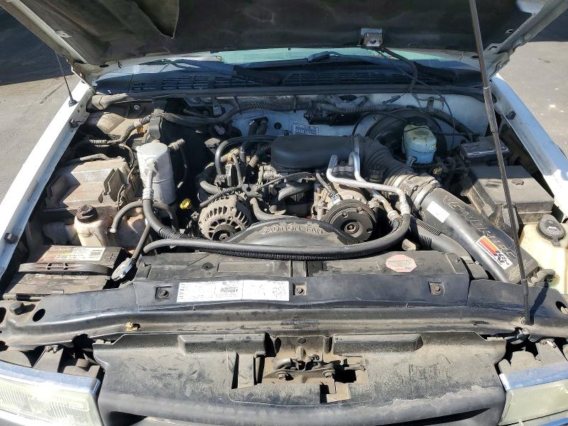 2002 Chevrolet Blazer მანქანა იყიდება აუქციონზე, vin: 1GNCS13W92K214528, აუქციონის ნომერი: 49980686
