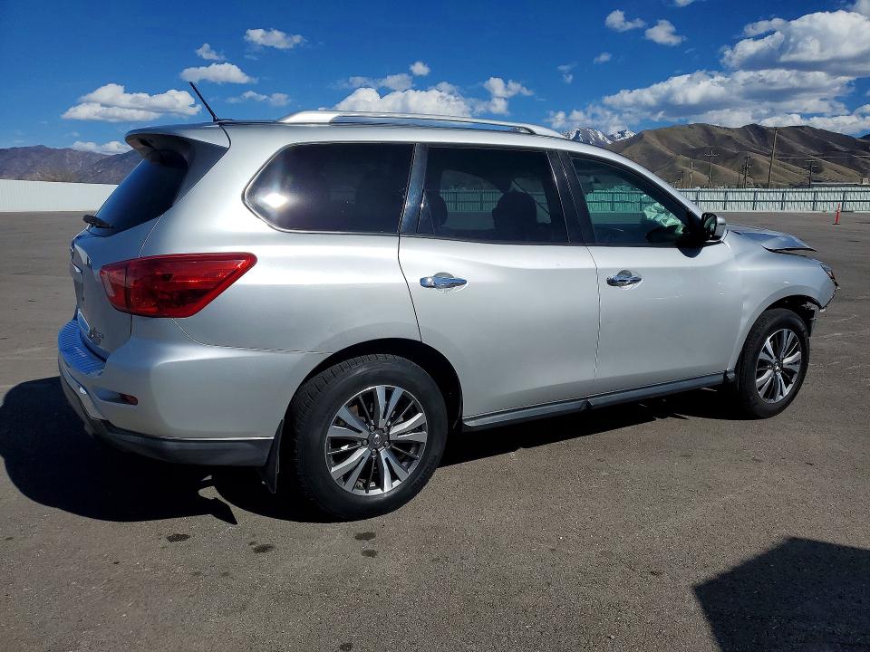 Продажа на аукционе авто 2017 Nissan Pathfinder, vin: 5N1DR2MM1HC632222, номер лота: 48513476