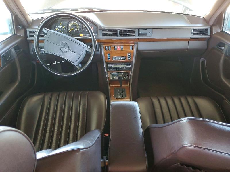 49094746 :رقم المزاد ، WDBEA26D5LB281082 vin ، 1990 Mercedes Benz 300 مزاد بيع