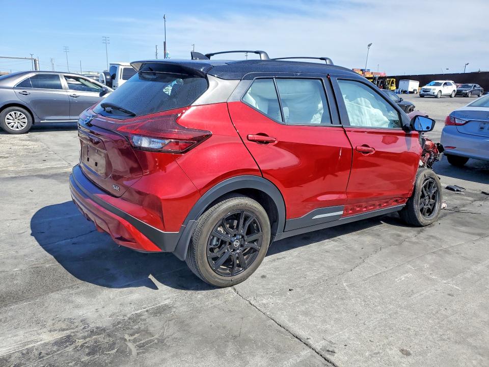 50659776 :رقم المزاد ، 3N1CP5DV8ML560601 vin ، 2021 Nissan Kicks مزاد بيع