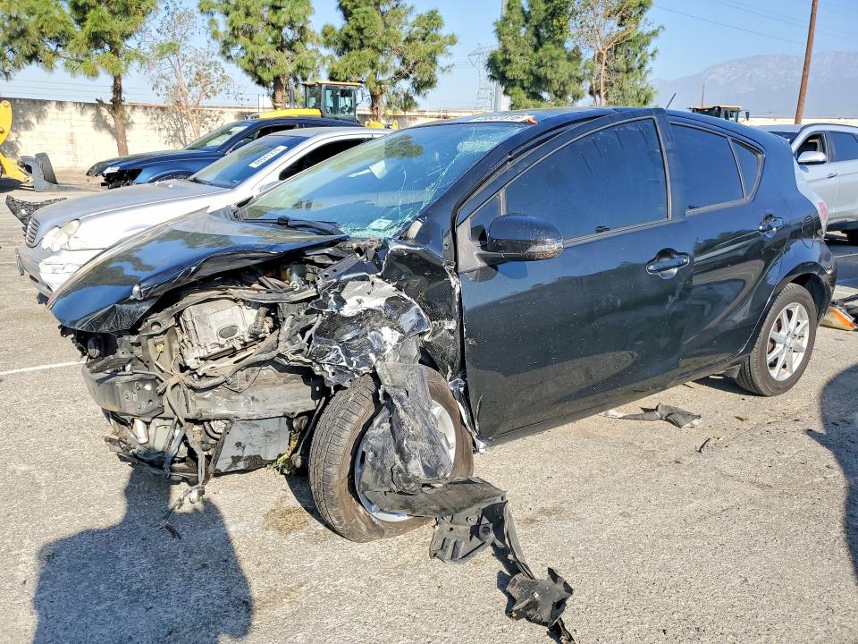 Продажа на аукционе авто 2013 Toyota Prius C, vin: JTDKDTB38D1036038, номер лота: 48981816