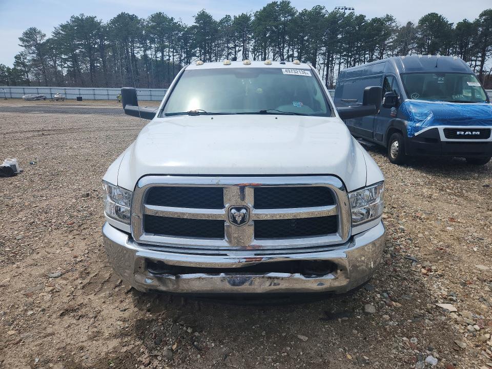 49732136 :رقم المزاد ، 3C63RPGL0FG555568 vin ، 2015 Ram 3500 مزاد بيع