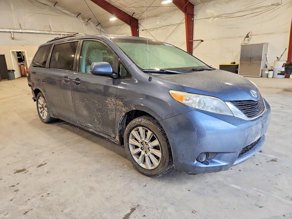 51904156 :رقم المزاد ، 5TDJK3DC4ES090925 vin ، 2014 Toyota Sienna مزاد بيع