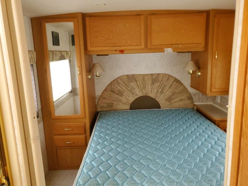 49013676 :رقم المزاد ، 5B4LP57G543386210 vin ، 2004 Workhorse Custom Chassis Motorhome Chassis مزاد بيع
