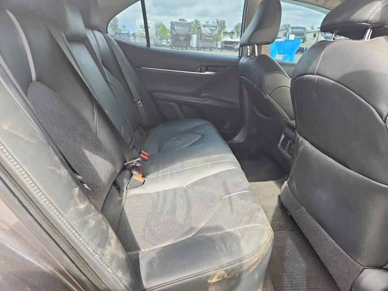 51209816 :رقم المزاد ، 4T1BZ1HK1JU006924 vin ، 2018 Toyota Camry مزاد بيع