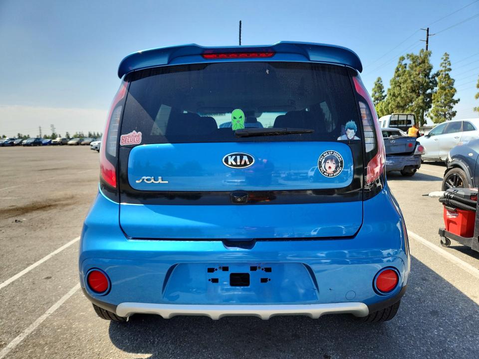 2018 Kia Soul მანქანა იყიდება აუქციონზე, vin: KNDJP3A54J7559796, აუქციონის ნომერი: 52085856