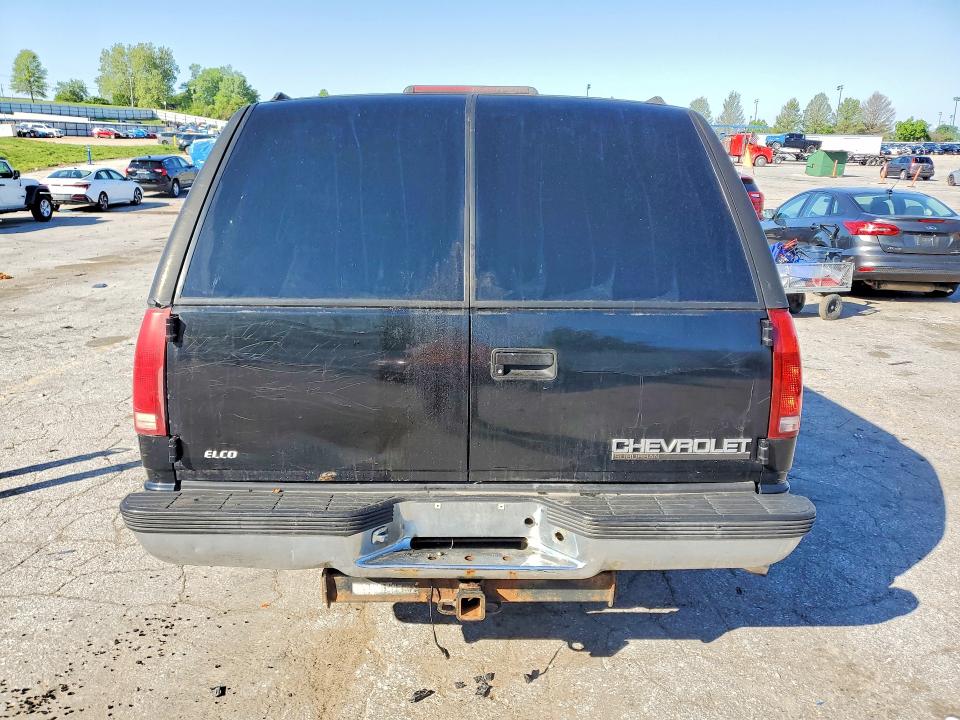 1999 Chevrolet Suburban მანქანა იყიდება აუქციონზე, vin: 1GNEC16R9XJ576111, აუქციონის ნომერი: 50225576