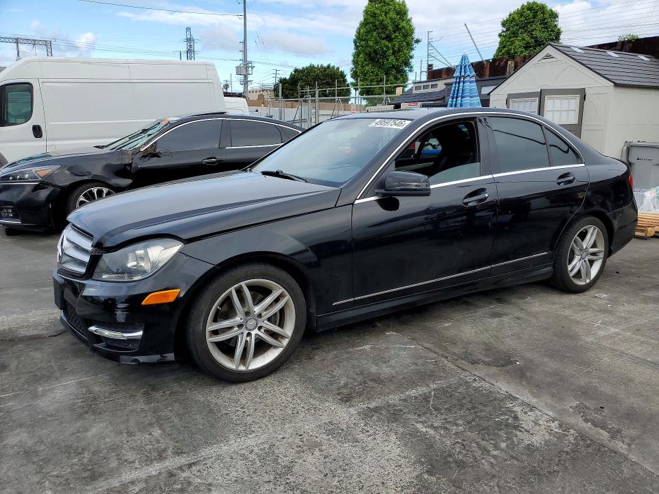 2013 Mercedes-benz C მანქანა იყიდება აუქციონზე, vin: WDDGF4HB6DA851655, აუქციონის ნომერი: 49597546