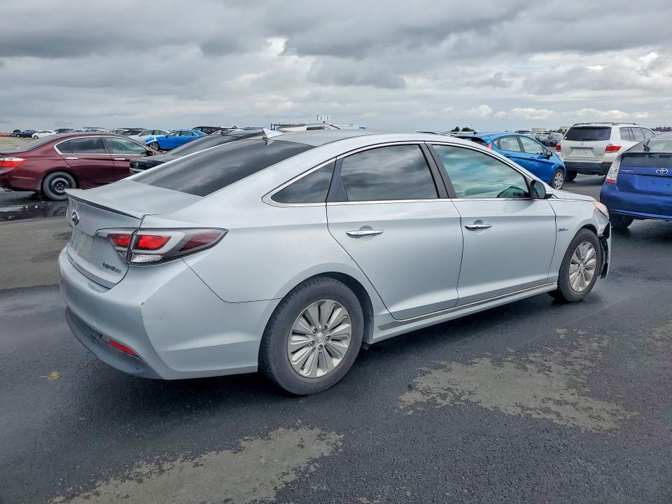 2017 Hyundai Sonata Hybrid მანქანა იყიდება აუქციონზე, vin: KMHE24L36HA063411, აუქციონის ნომერი: 46488166