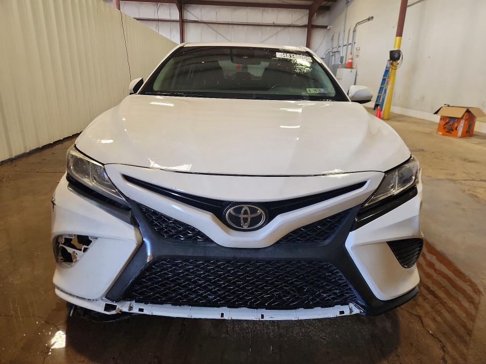 48140206 :رقم المزاد ، 4T1B11HK7KU812467 vin ، 2019 Toyota Camry مزاد بيع