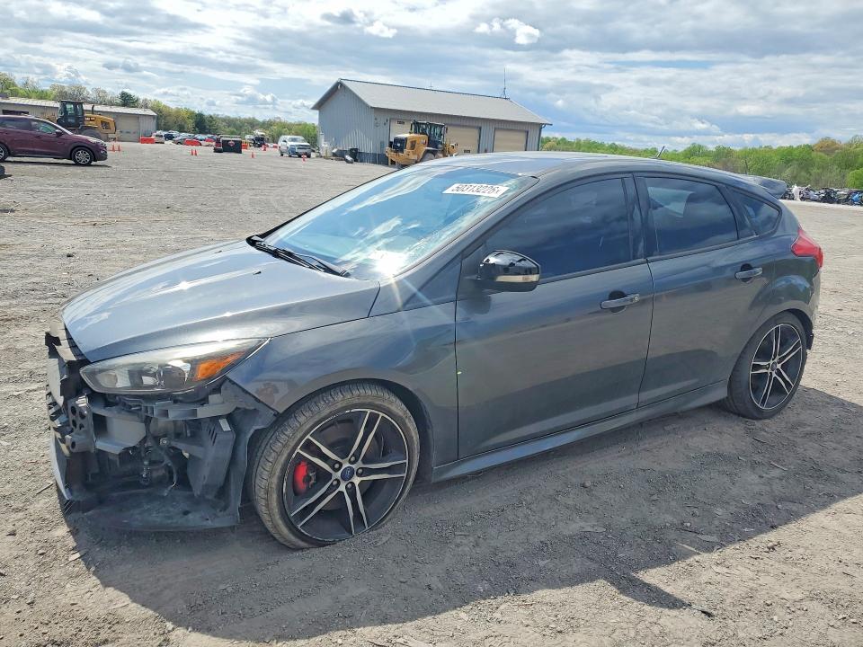 50313226 :رقم المزاد ، 1FADP3L93GL406460 vin ، 2016 Ford Focus مزاد بيع
