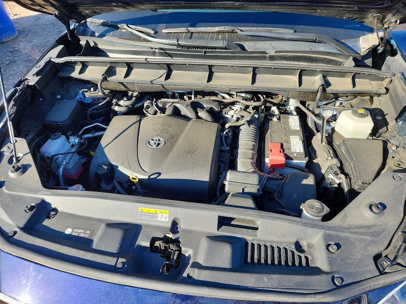 50727886 :رقم المزاد ، 5TDGZRBH2MS141585 vin ، 2021 Toyota Highlander مزاد بيع