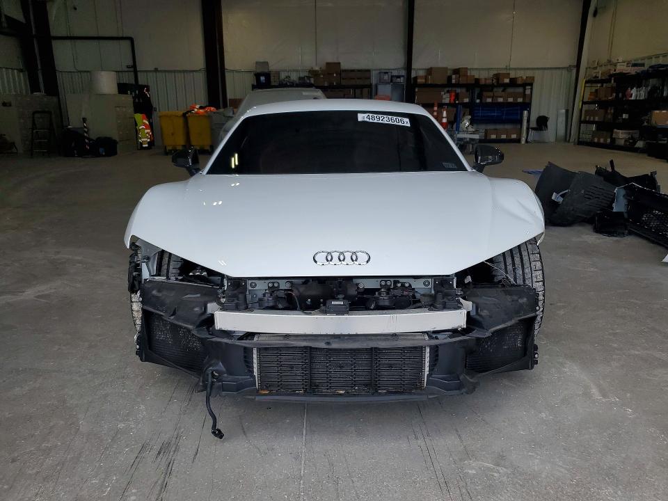 Продажа на аукционе авто 2018 Audi R8, vin: WUAKBAFXXJ7900428, номер лота: 48923606