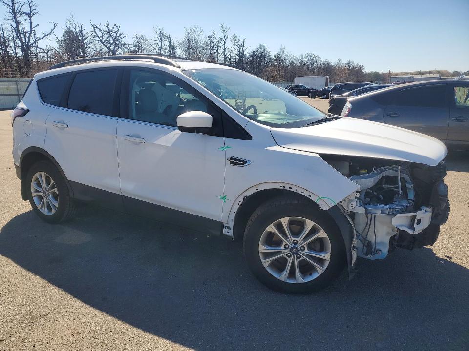 2018 Ford Escape მანქანა იყიდება აუქციონზე, vin: 1FMCU0HD5JUA59771, აუქციონის ნომერი: 48675056