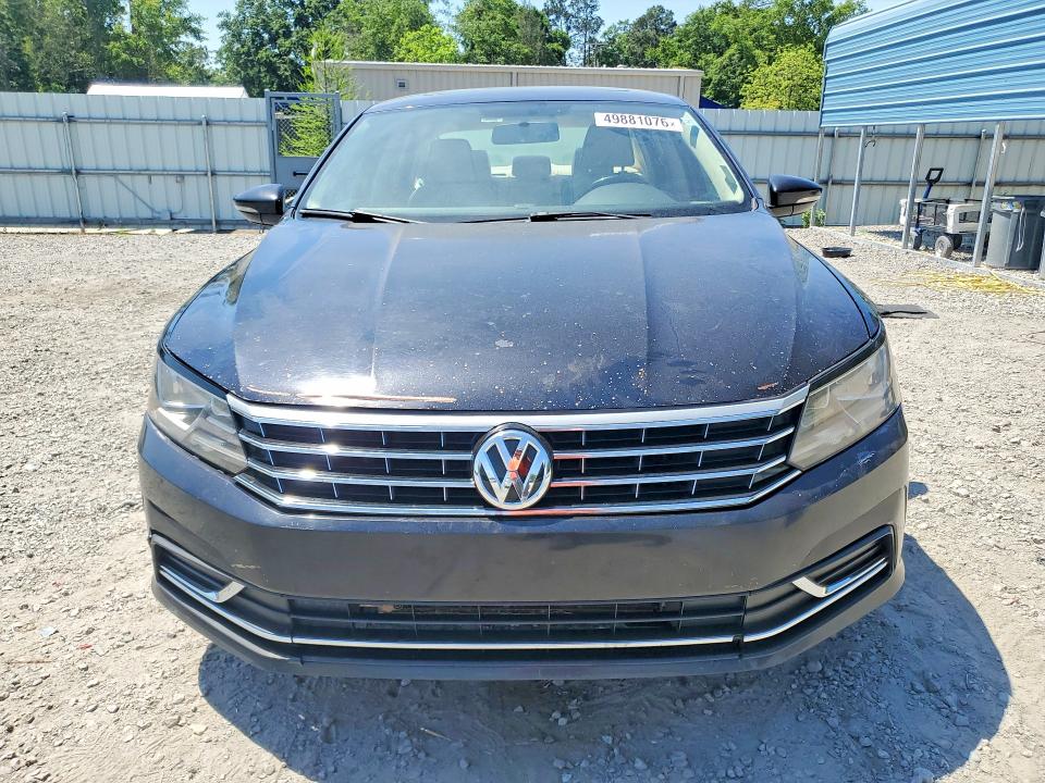 49881076 :رقم المزاد ، 1VWBT7A37HC045509 vin ، 2017 Volkswagen Passat مزاد بيع